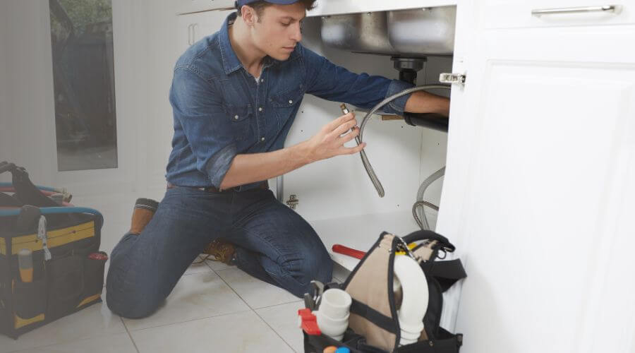 Expert burst pipe repair services in Keithsburg, IL